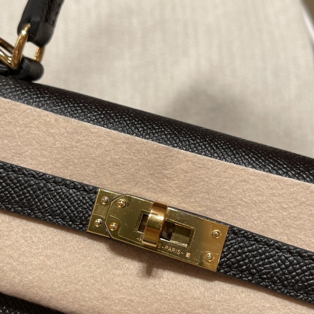 에르메스 켈리백25 블랙 금장 앱송